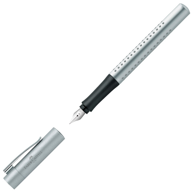 Nalivpero Grip 2011 (M) Classic Faber-Castell 140900 srebrno Nalivpero Grip 2011 (M) Classic Faber-Castell 140900 srebrno